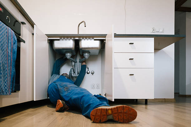Professional Emergency Plumber technician working in Rayne, LA